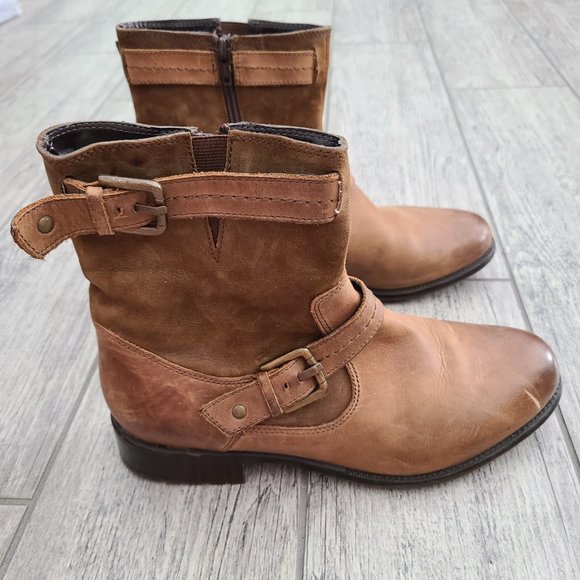 Clarks women's biker boots brown leather mid calf buckles size 8 - Picture 3 of 13